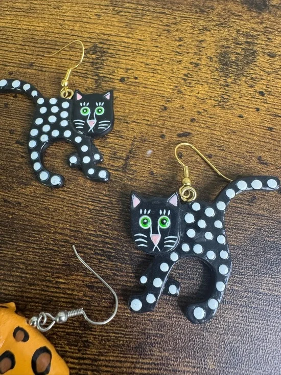 Cat & Leopard Funky Earring Bundle - Picture 3 of 11